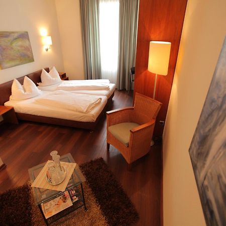 Hotel Mariotto Am Burghof 罗拉赫 外观 照片