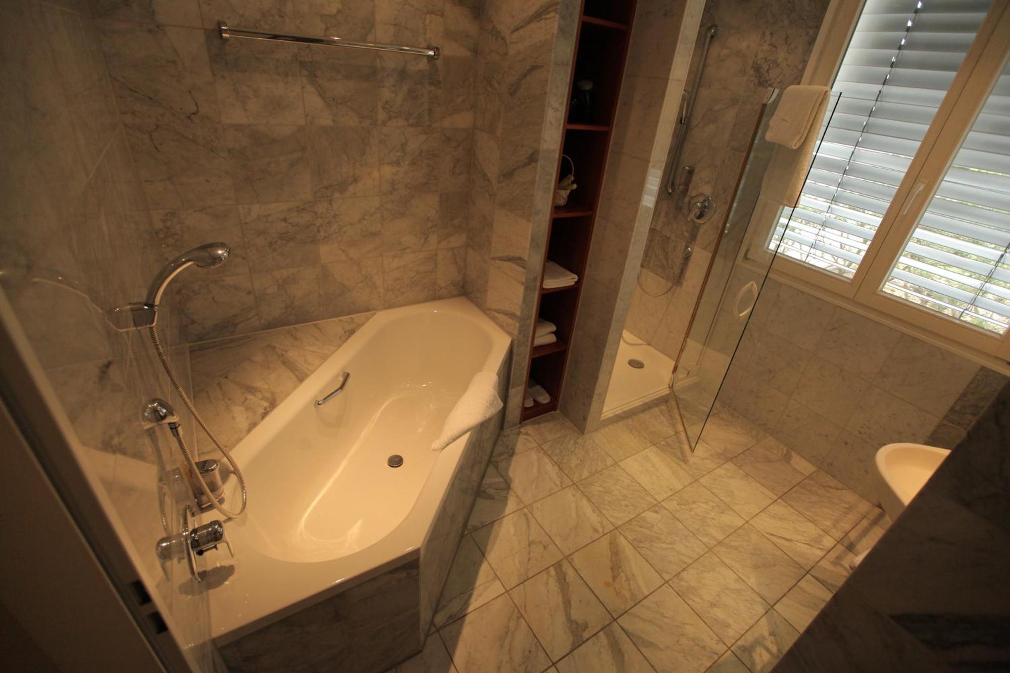 Hotel Mariotto Am Burghof 罗拉赫 外观 照片