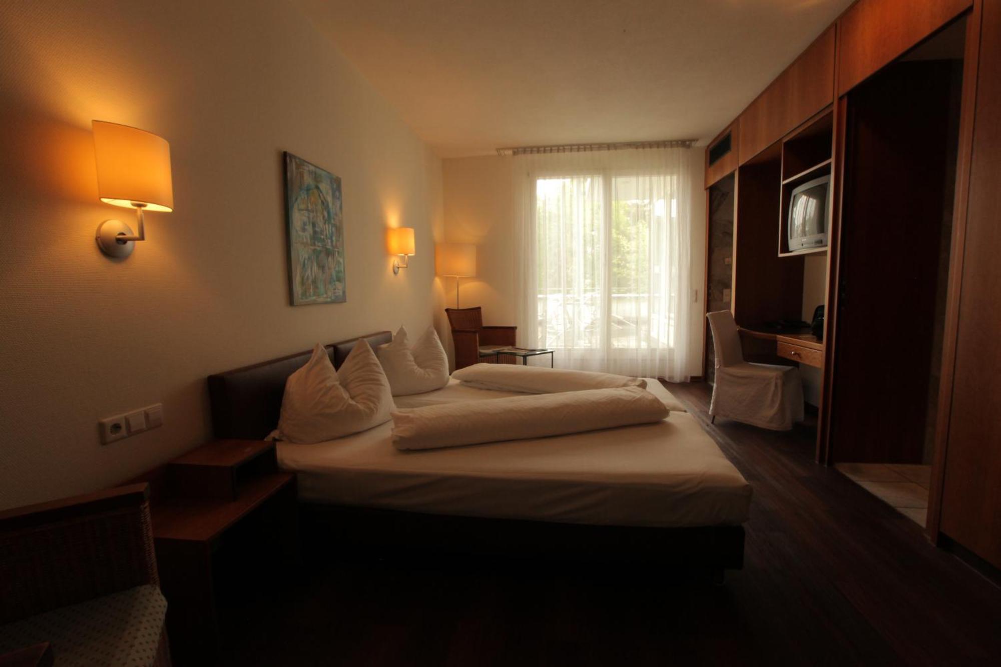Hotel Mariotto Am Burghof 罗拉赫 客房 照片