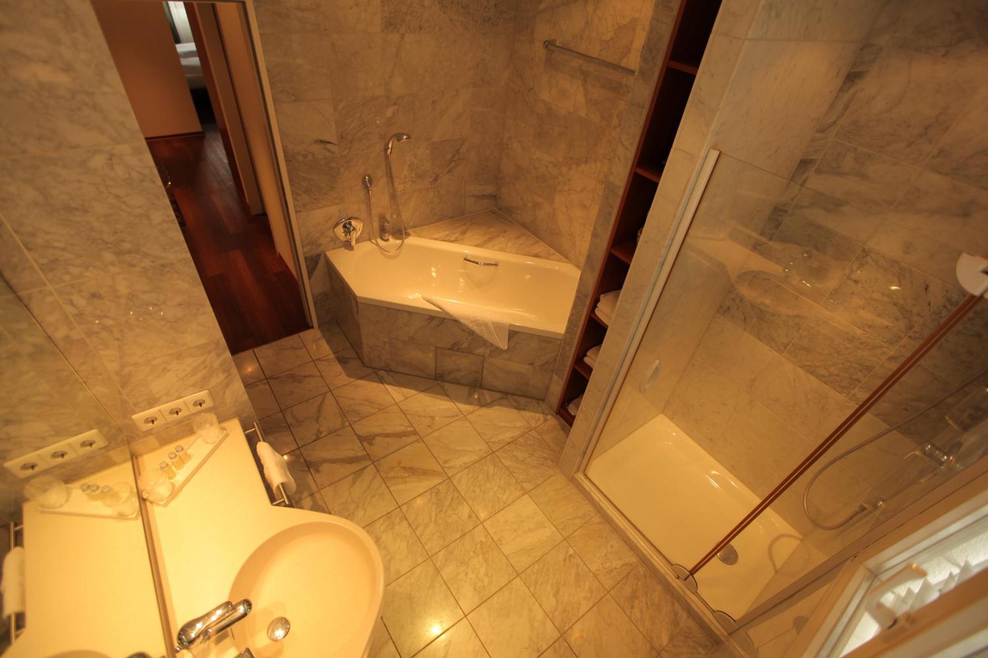 Hotel Mariotto Am Burghof 罗拉赫 客房 照片